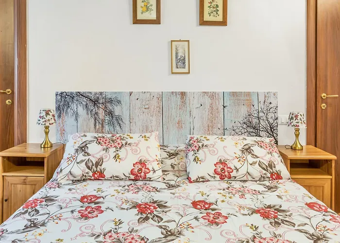 Guesthost - San Giorgio Tiny Gem Near Ponte Vecchio فلورنس